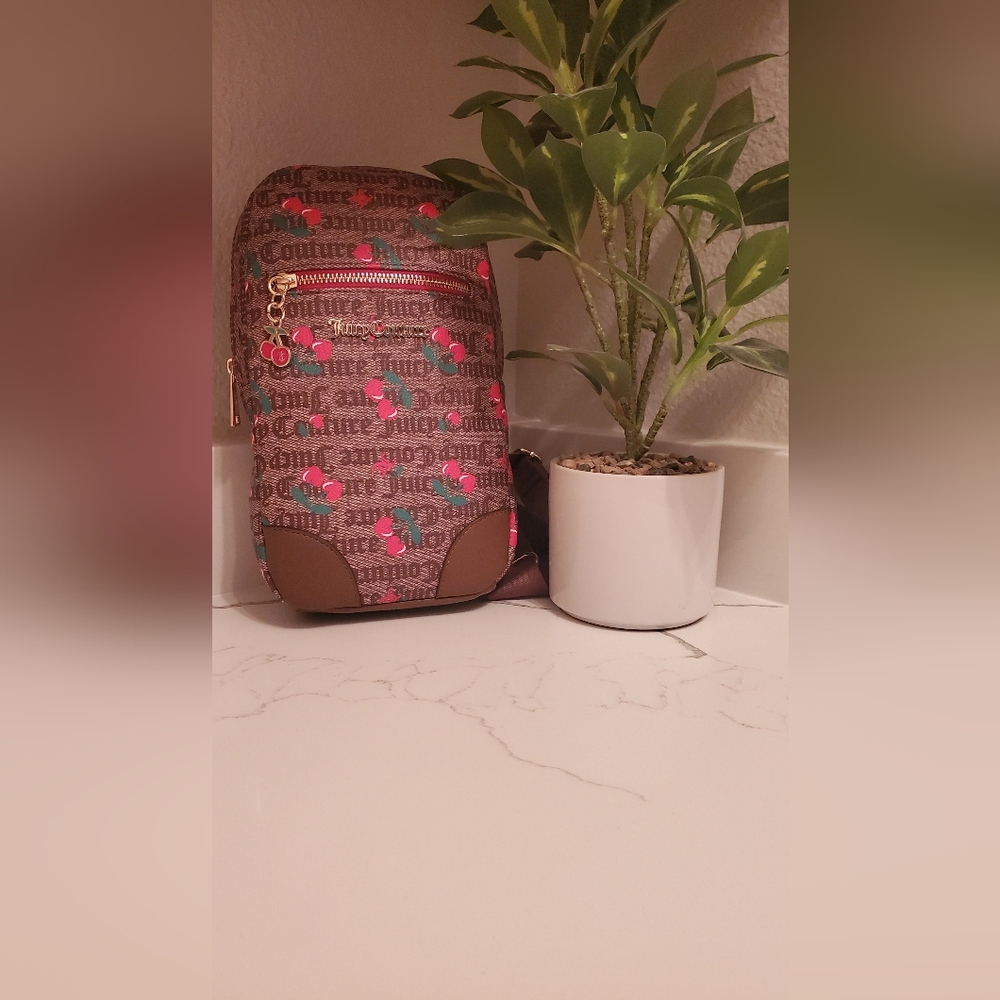 NWT-Juicy Couture Crossbody